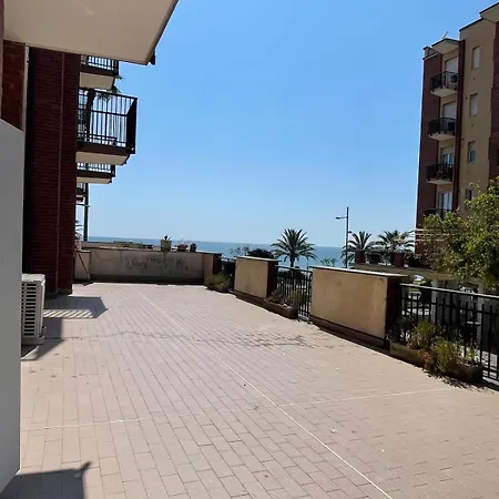 Con Terrazzo Vista Mare *