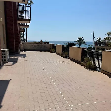 Con Terrazzo Vista Mare