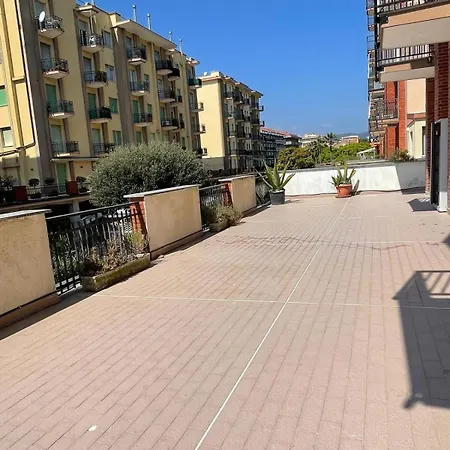 Con Terrazzo Vista Mare *